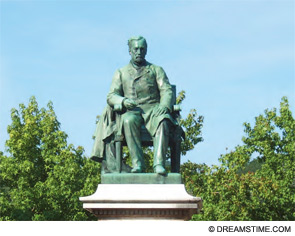 H. Daillion (french sculptor, 1854-1937) and G. Débrié (french architect): Louis Pasteur, statue erected in 1901, Arbois, Jura, France.